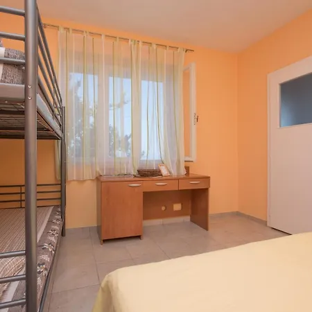 Apartment By The Sea Podgora, Makarska - 23678 *